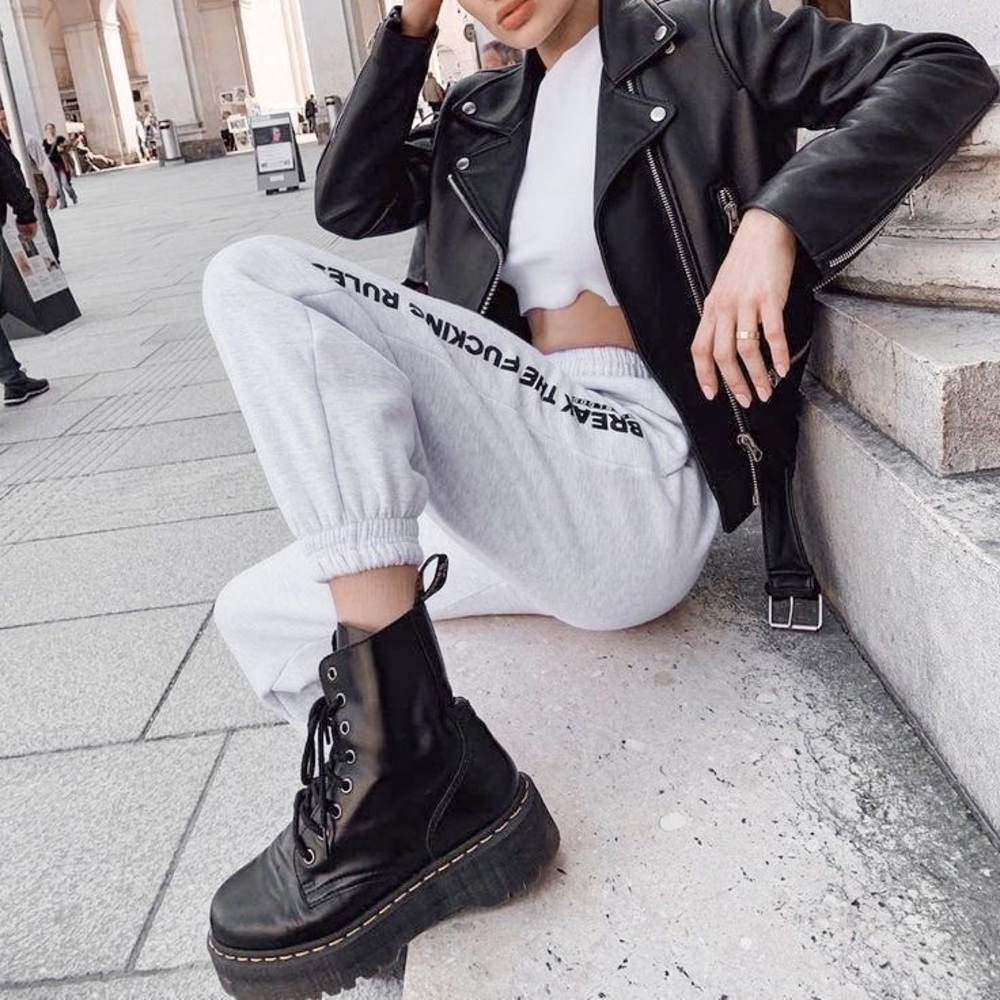 SOLD ON DEPOP - Picture 3 of 16